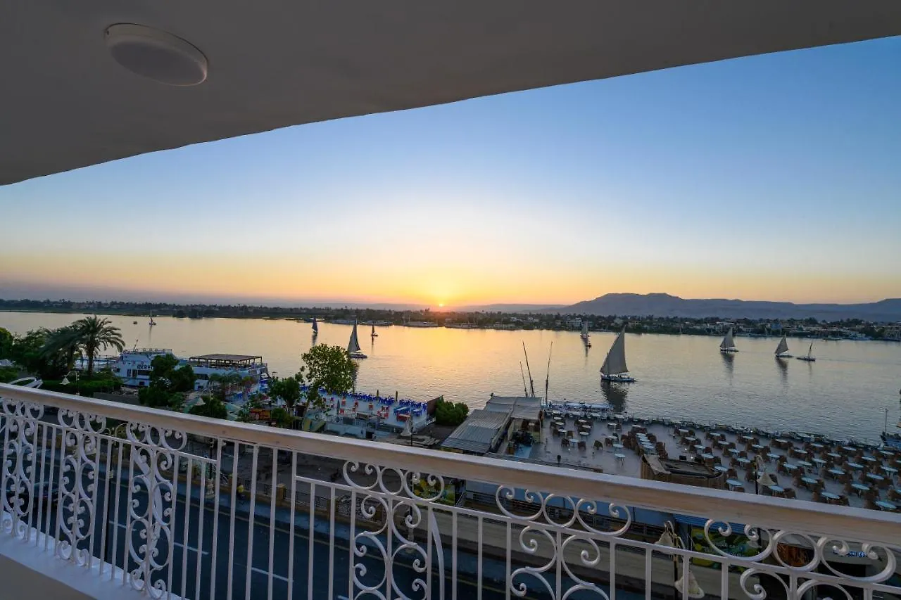 Rhapsody Of Luxor Apartment