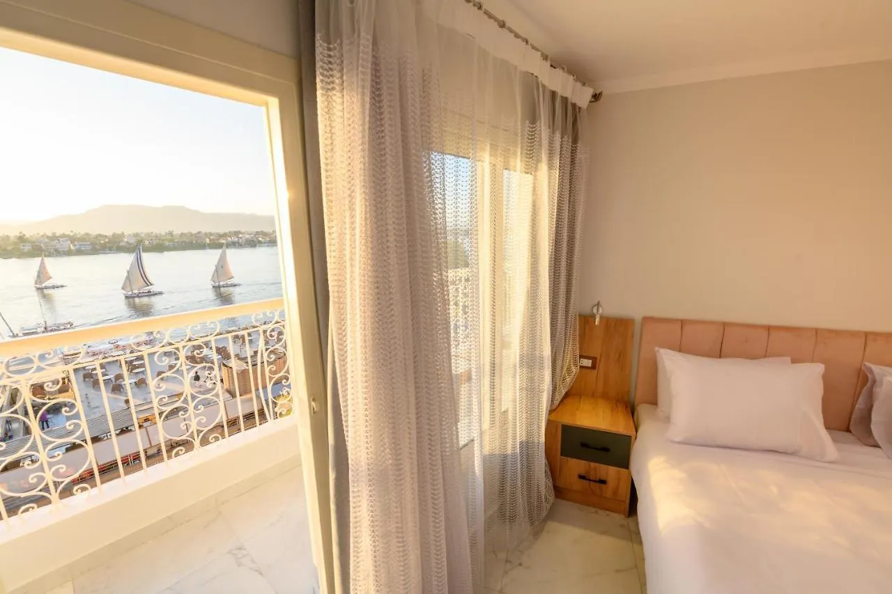 Rhapsody Of Luxor Apartment