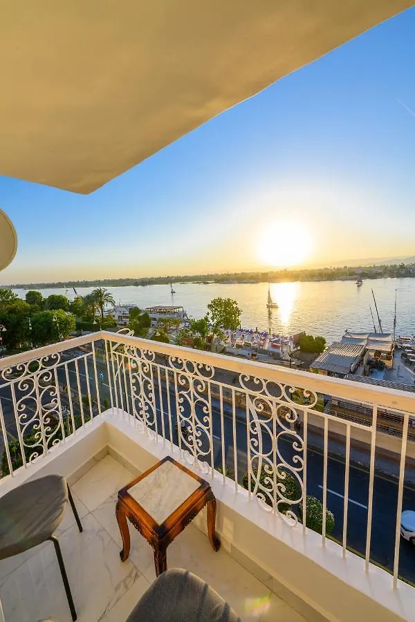 Rhapsody Of Luxor Apartment